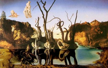 Cisnes reflejando elefantes Salvador Dali Pinturas al óleo
